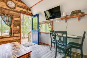Mtn-View Cabin w/ Deck & Fire Pit in Des Arc! - Image 4