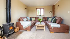 Siskin Barn - Image 4