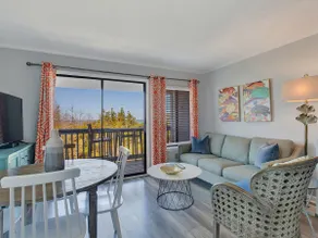 Cozy Beach and Racquet Condo | Heated Pool Access - Image 4