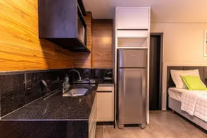 Downtown Loft – Air Conditioning / Fully Equipped Kitchen - Image 4