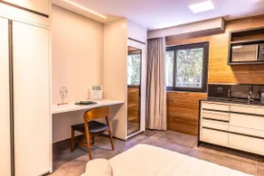 Downtown Loft – Air Conditioning / Fully Equipped Kitchen - Image 3