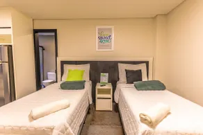 Downtown Loft – Air Conditioning / Fully Equipped Kitchen - Image 2