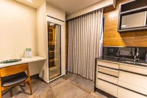 Downtown Loft – Air Conditioning / Fully Equipped Kitchen - Image 5