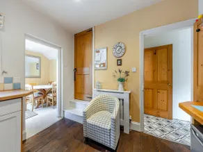 Beautiful Stamford Townhouse with River Views - Image 3