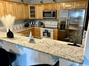 Cozy 3BR/3BA Gainesville Getaway w/ Parking - Image 3