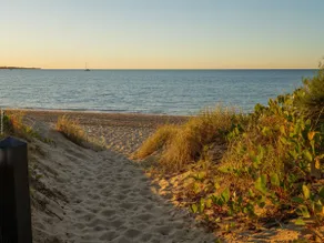 Book for Mother's Day: 2 min walk to beach & cafes - Image 4