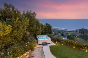 Stardust by Avantstay Views, Hot Tub, Pool Table - Image 4