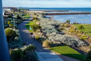 Wyndham Harbour Luxury Bayside Haven with parking - Image 4