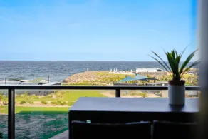 Wyndham Harbour Luxury Bayside Haven with parking - Image 3