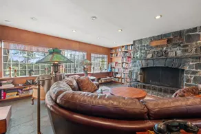 Spacious Dartmouth College Home on Occum Pond - Image 3