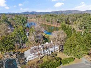 Spacious Dartmouth College Home on Occum Pond - Image 2