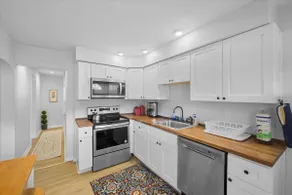 Modern Mt. Washington Retreat- Off Street Parking - Image 3