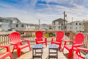 Walk to Beach: Ocean City Home w/ Deck & Views! - Image 2