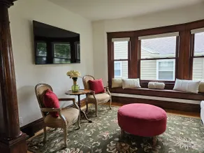 Historic home in downtown De Pere, sleeps 10 - Image 3
