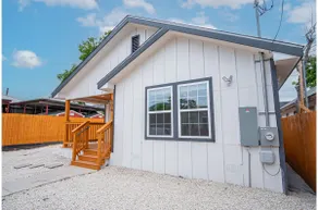 Spacious Delightful 4 BR 3 BA Close to Downtown - Image 3