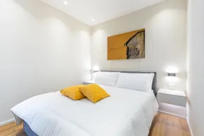 C8 Apartments: Giallo Senape 02 - Image 3