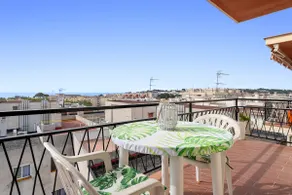 Modern and sunny apartment - Image 5