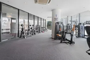 2-Bed, 500m From The Beach with Pool, Gym & Sauna - Image 5