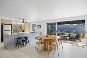 Trendy 2-Bed Home with Outdoor Entertainment - Image 4