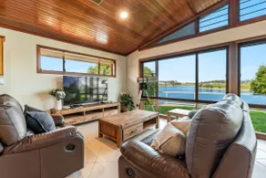 Sunsets AT 101 - Pet Friendly Waterfront - Holiday Yamba - Image 3