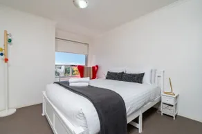 Spacious Braddon 2BD - Ground Floor, 2 Car Spaces - Image 3
