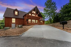 Luxury Cabin w/ hot tub, pet frdnly, cmty pool - Image 4