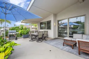 Walking distance to the beach! The Surf Station - Image 3