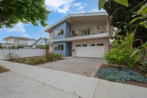 Walking distance to the beach! The Surf Station - Image 4