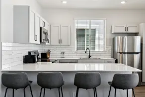 Appartement avec jardin, barbecue et jacuzzi | Vue ville - Image 3