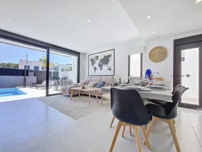Villa mit Pool, Whirlpool und Dachterrasse - Image 3