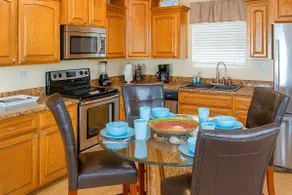 * 4 bedroom 2 Level Home * 50 yards from Beach - Image 3