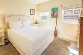 * 4 bedroom 2 Level Home * 50 yards from Beach - Image 5
