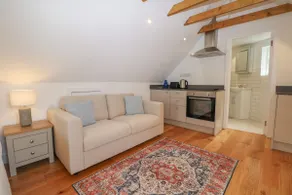 Thames Retreat - Image 5