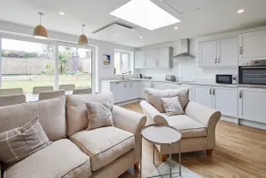 Host & Stay - Emilyn House - Image 3