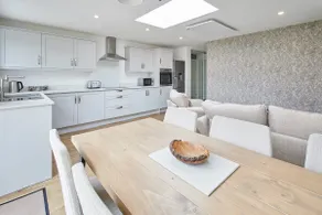 Host & Stay - Emilyn House - Image 5