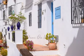 Casa Pomelo, Frigiliana Luxury center townhouse with pool and parking HansOnHoliday Rentals - Image 4
