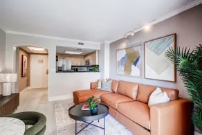 Coconut Grove Beauty 1 bedroom Bayview Condo with Free Parking - Image 3