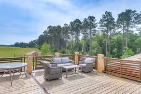 7 Mi to Downtown Fitzgerald: Spacious Home w/ Deck - Image 2