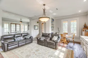 7 Mi to Downtown Fitzgerald: Spacious Home w/ Deck - Image 3