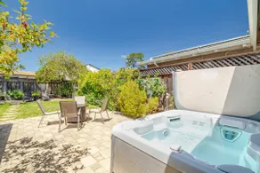 3 Bedroom House - 3 min from beach! - Image 3