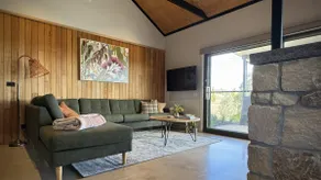Yabbarin Luxury Lodge Bethanga - Image 5