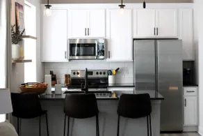 New Urban Oasis Stylish Downtown Chattanooga Condo - Image 5