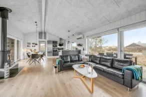 Bright And Modern Holiday Home - 1026 - Image 5
