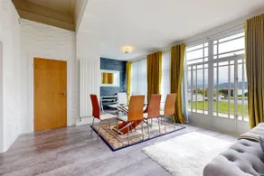 Riverside Retreat - Image 4