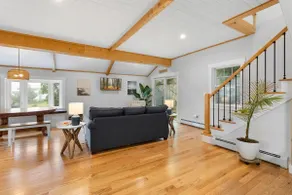Captain's Quarters, newly renovated home with hot - Image 5