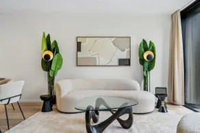 Upscale Urban Apartment Style & Comfort for Six - Image 2