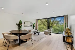 Upscale Urban Apartment Style & Comfort for Six - Image 3