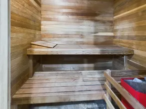 Oceanfront Apartment with Sauna and Covered Deck - Image 4