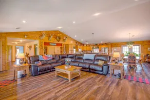 Spacious Ozarks Family Home - Private Pool & Grill - Image 5