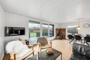 Lovely Newly Renovated Holiday House - 1005 - Image 3